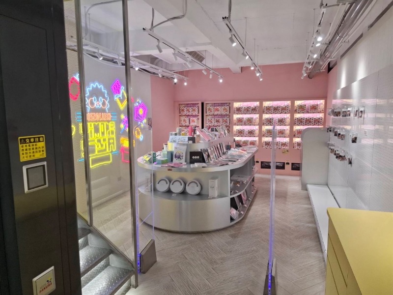 YiMore SajA 淡水英專店 場地照片 3