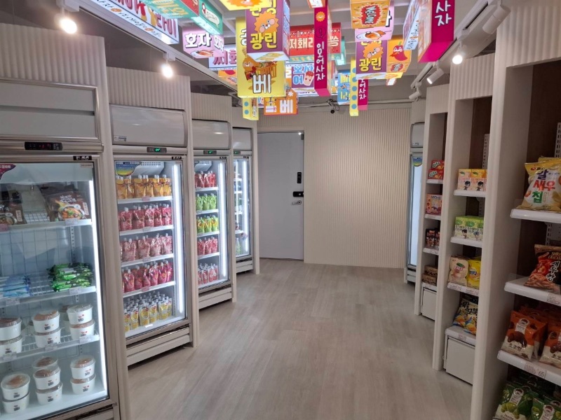 YiMore SajA 淡水英專店 場地照片 8